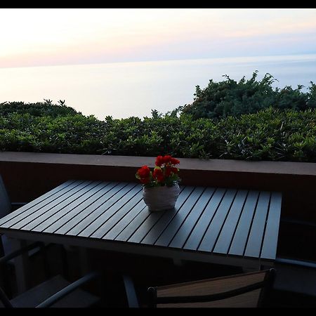 Апартаменты Villino Vista Mare Коста-Парадисо Экстерьер фото